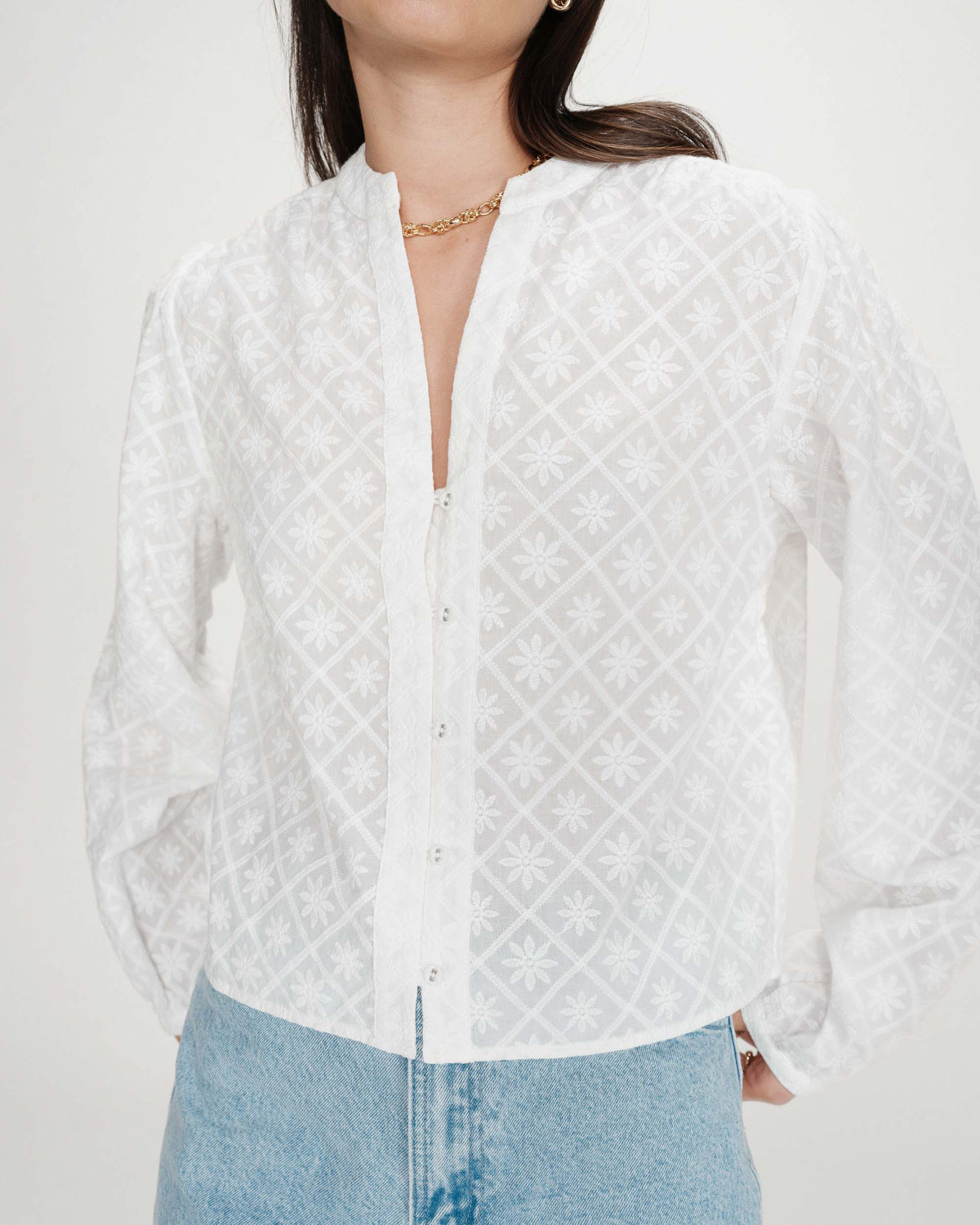 Blouse broderie anglaise col mao en coton ivoire Vandita