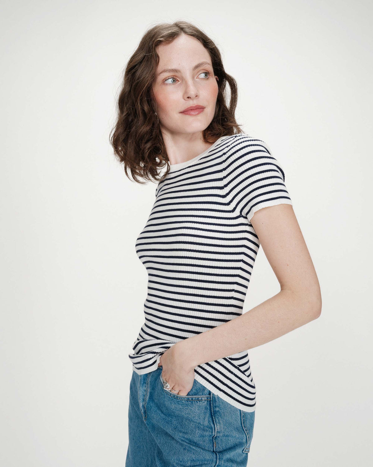 Pull en fine maille ajusté manches courtes marine Vendredi