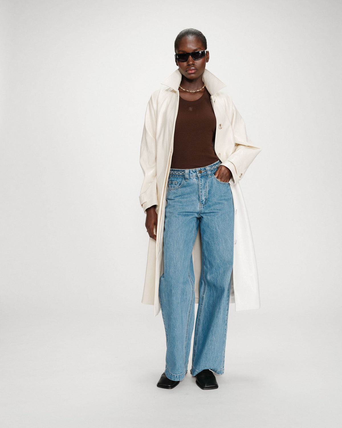 Trench-coat long en vinyle ceinturé vanille Velours