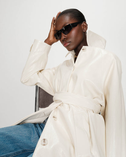 Trench-coat long en vinyle ceinturé vanille Velours