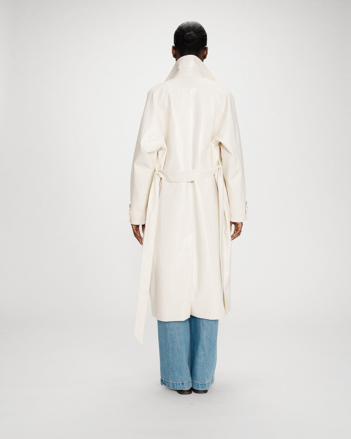 Trench-coat long en vinyle ceinturé vanille Velours