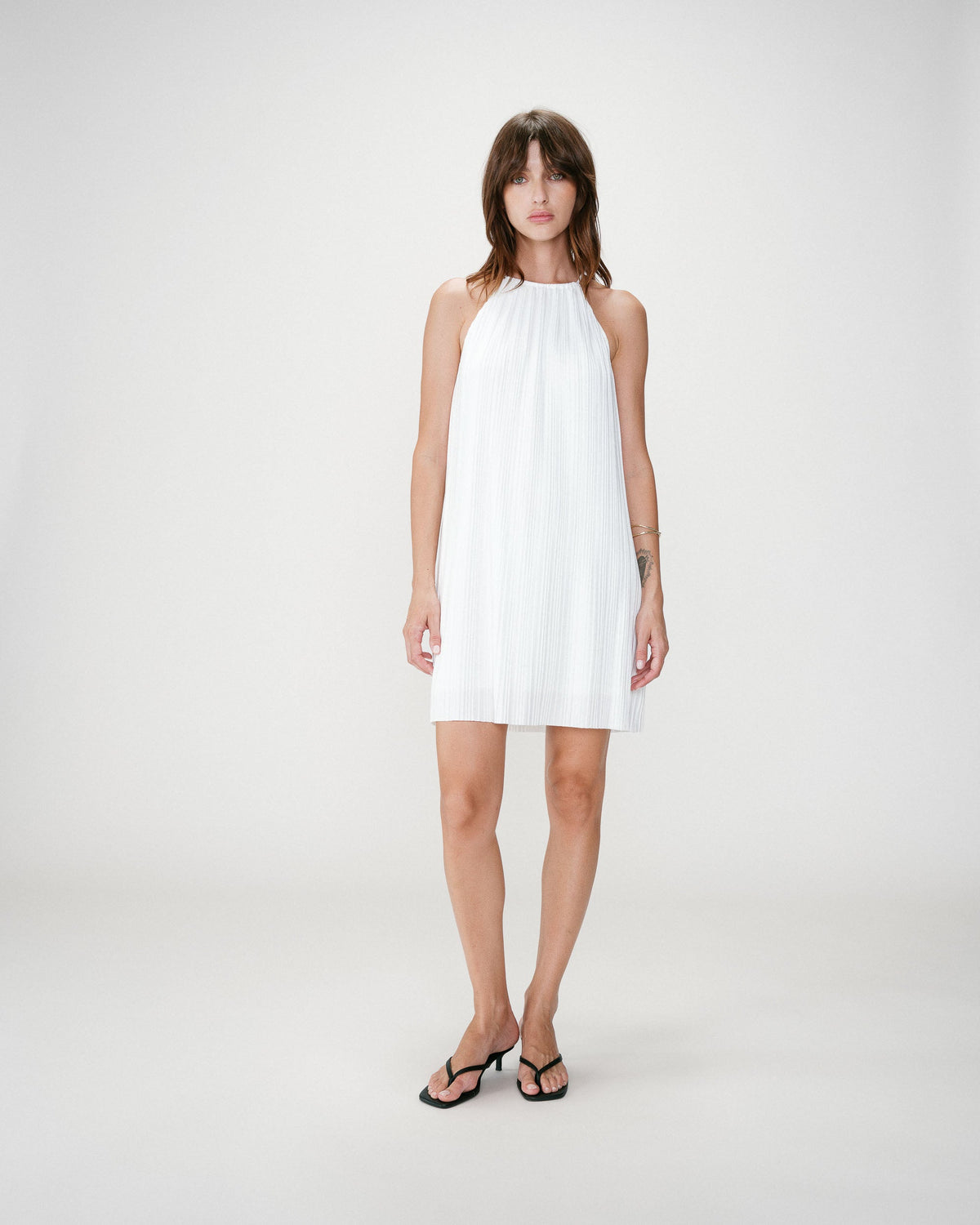Robe courte plissée à encolure américaine ivoire Wilona