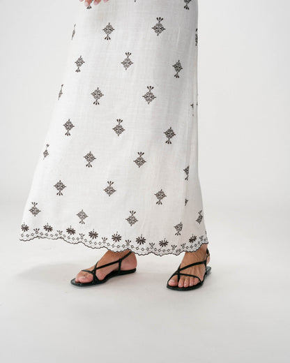 Robe longue bohème évasée à broderies chocolat Wilora