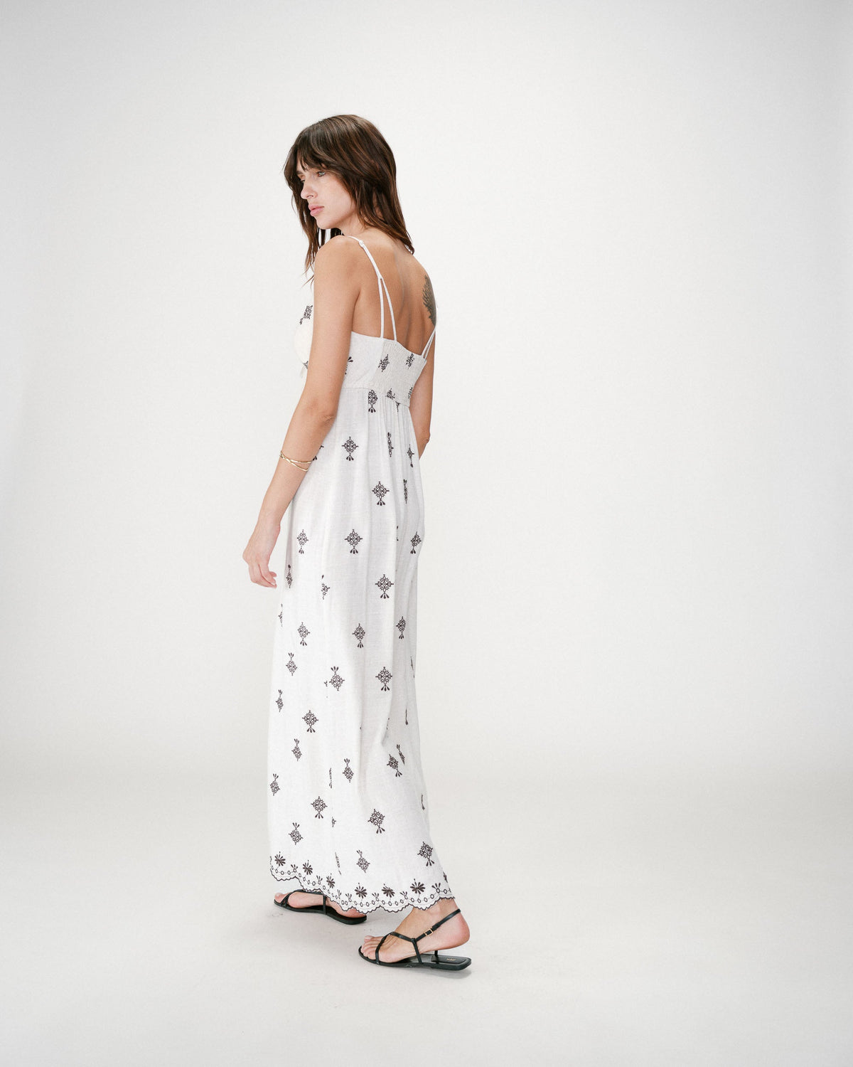 Robe longue bohème évasée à broderies chocolat Wilora