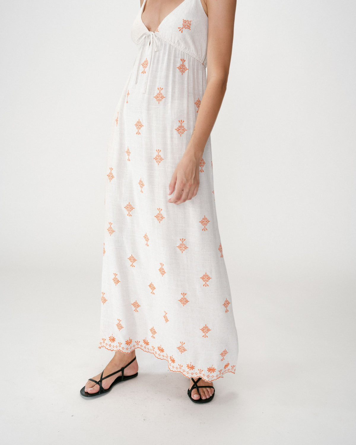Robe longue bohème évasée à broderies orange Wilora