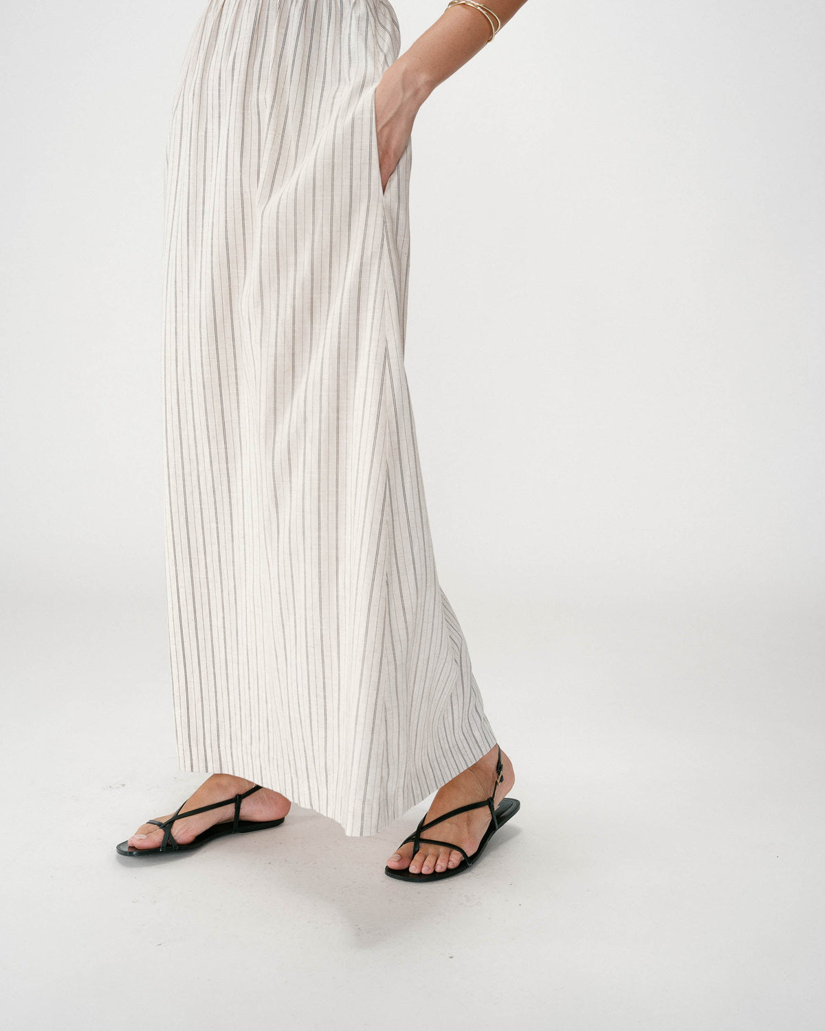 Robe longue rayée dos nu à fines bretelles sable Wyna