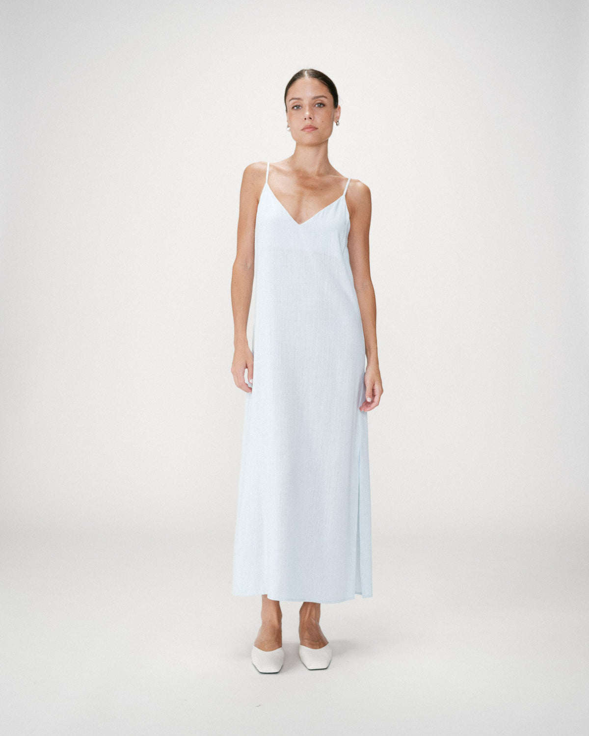 Robe longue en lin col V dos nu à nouer ciel Wendra