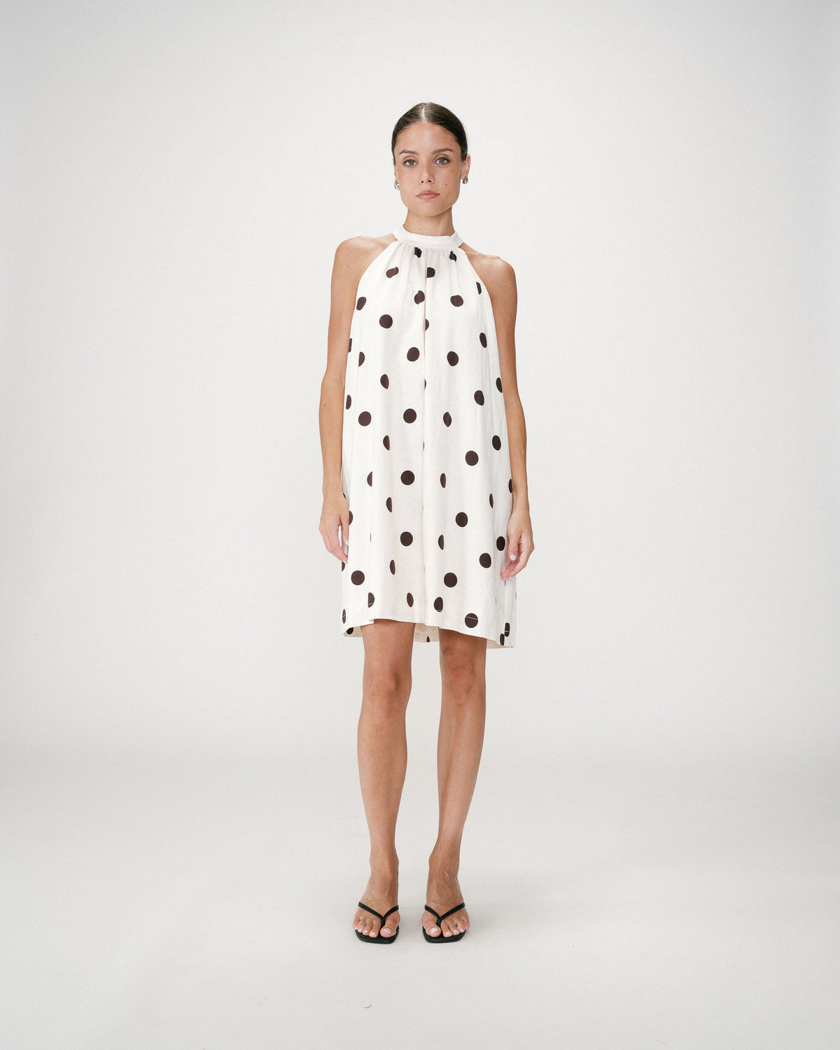 Robe courte à pois évasée sans manches ecru Warna