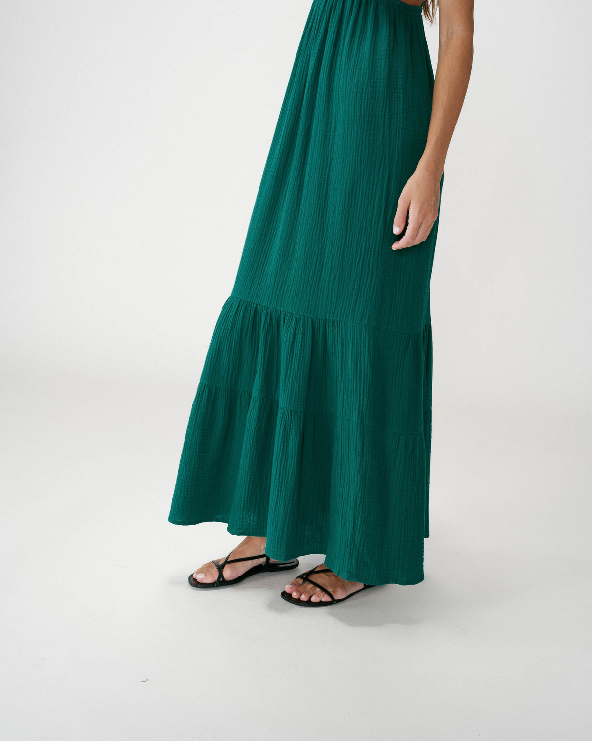 Robe longue fluide en coton col V à bretelles emeraude Wynora