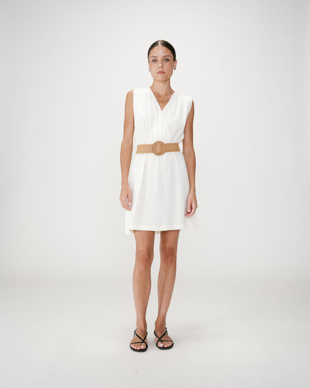 Robe courte en gaze de coton ceinturée ecru Wrenna
