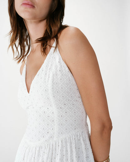 Robe longue évasée col V en broderie anglaise white Wimala