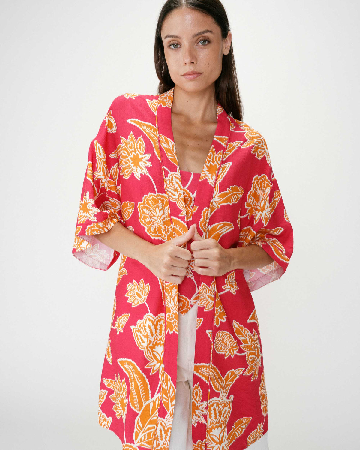 Kimono imprimé floral manches courtes fuchsia Wahana