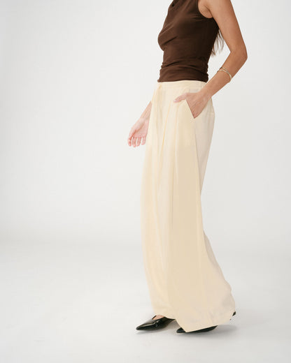 Pantalon tailleur en lin fluide jaune Wally