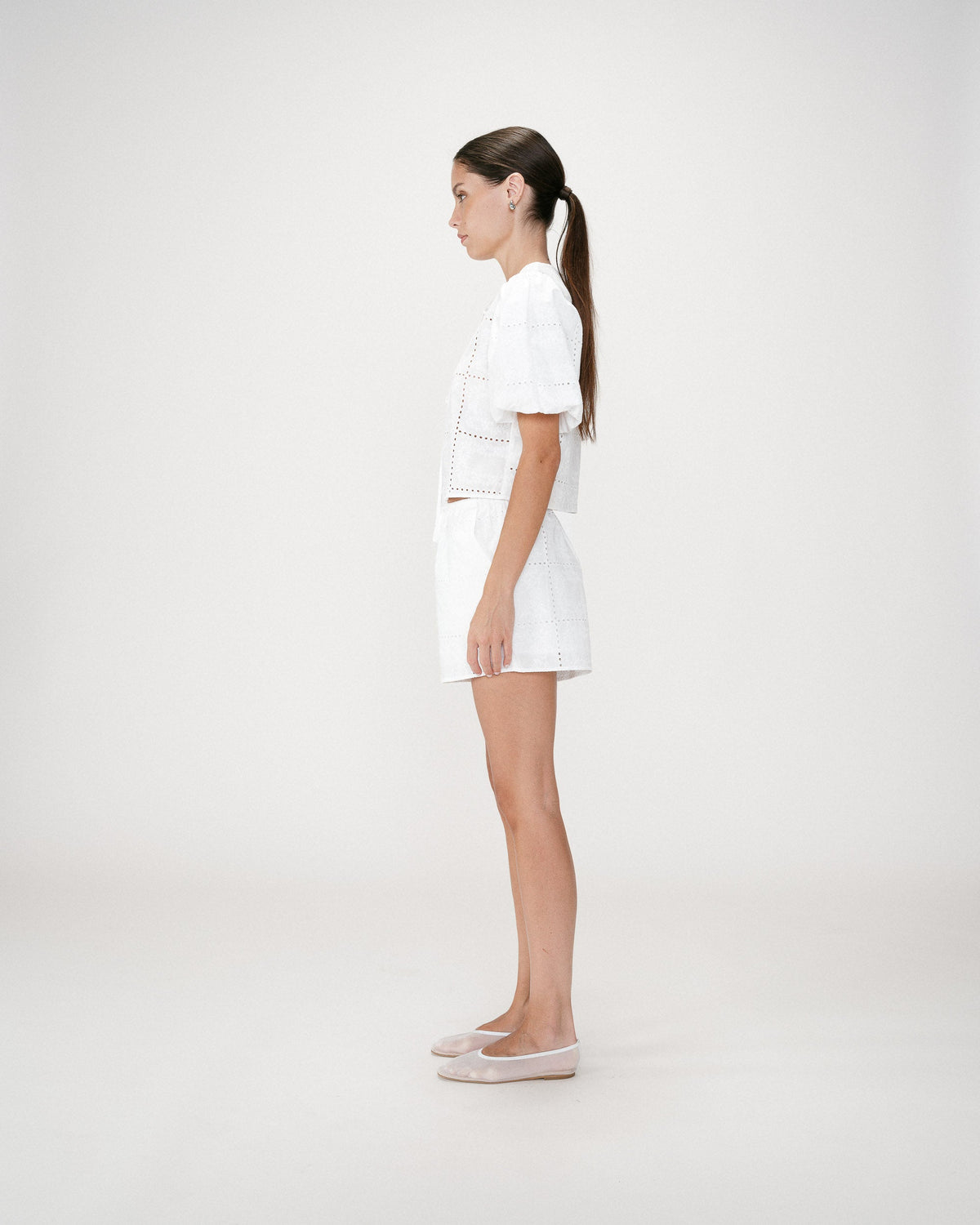 Short large en coton brodé poches italiennes white Wyler