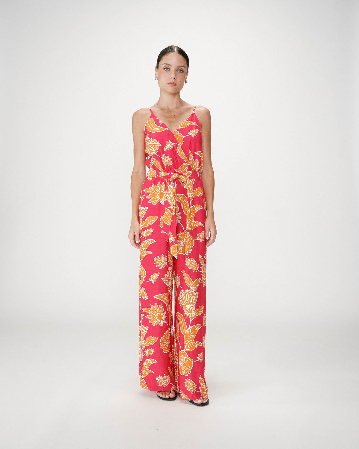 Combinaison pantalon cache-cœur bretelles fuchsia Wilderose