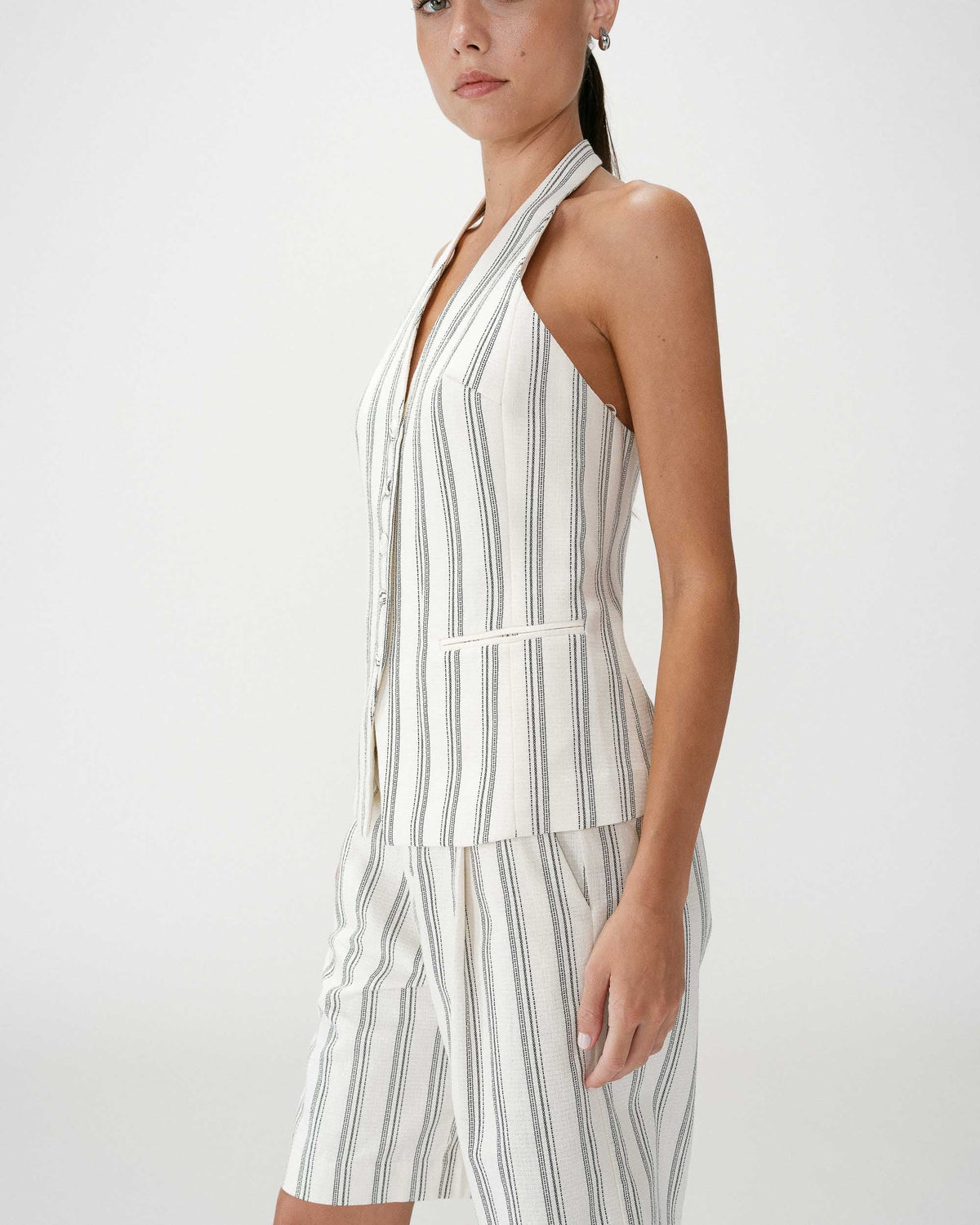 Gilet de tailleur col V dos nu rayure Winika