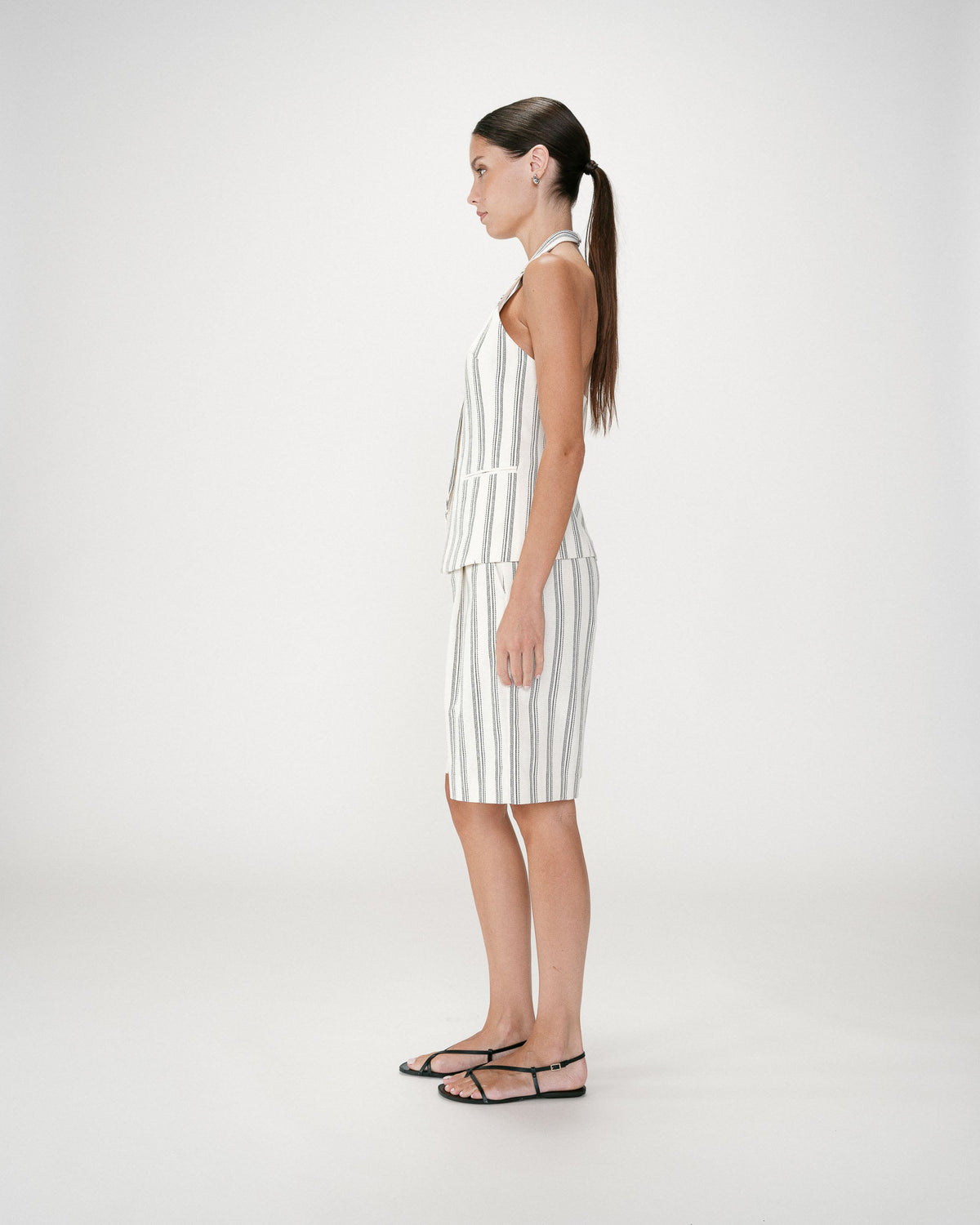 Gilet de tailleur col V dos nu rayure Winika