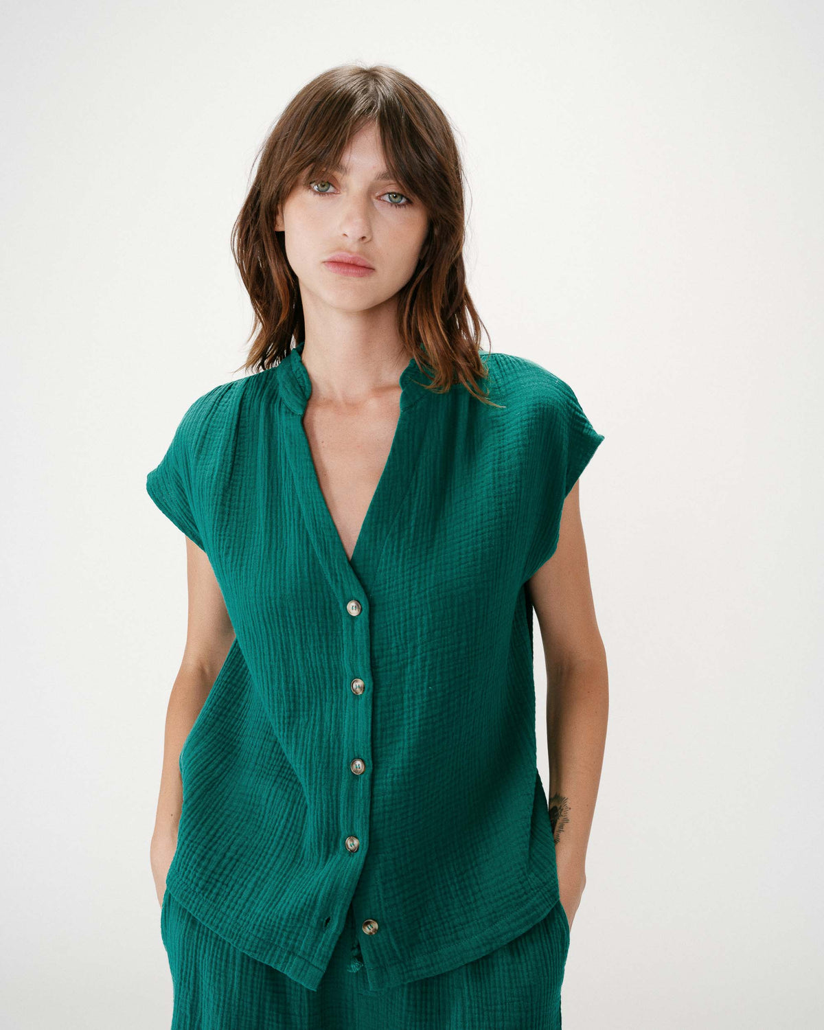 Chemise en gaze de coton manches courtes emeraude Wesra