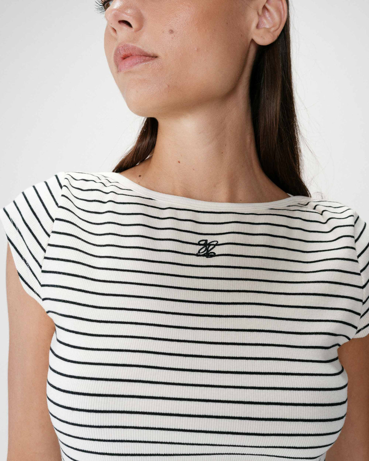 T-shirt col bateau ajusté à rayures ecru Wake