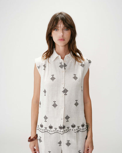 Chemise sans manches à motifs chocolat Wisenna
