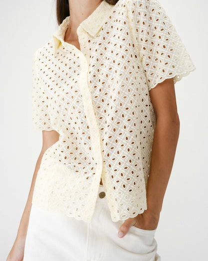 Chemise en dentelle manches courtes jaune Waverine
