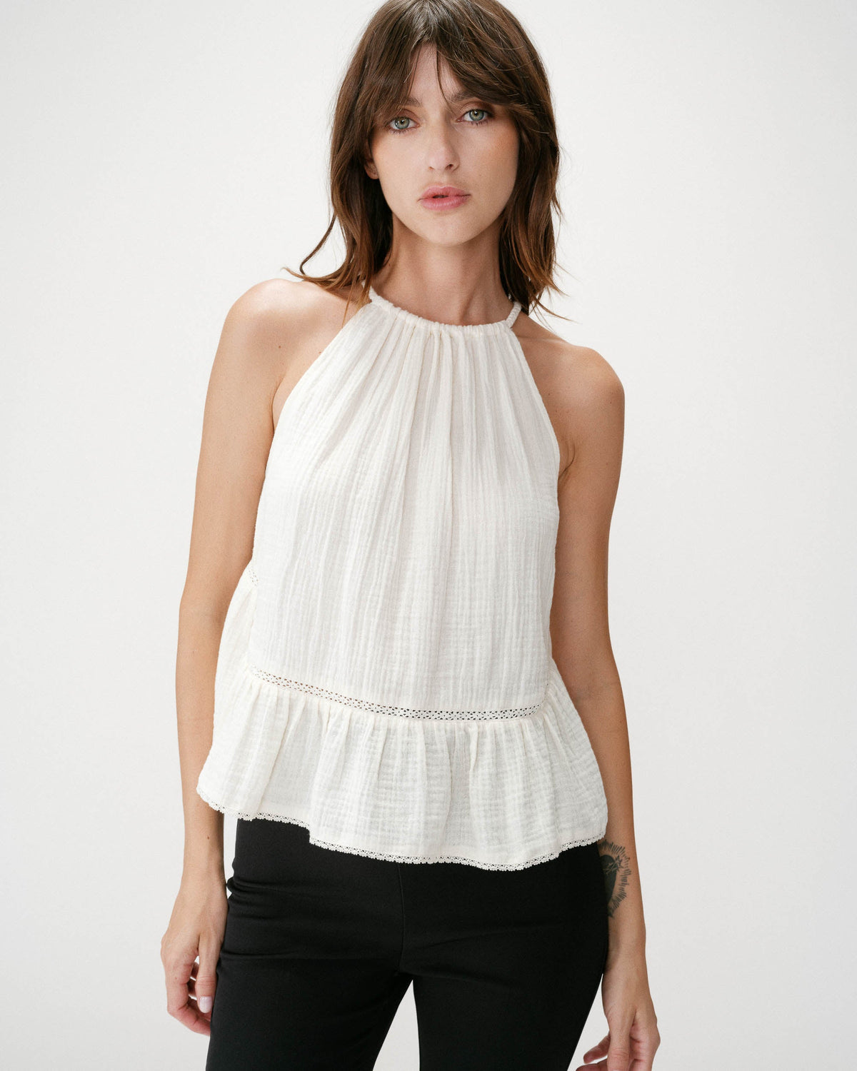 Top sans manches froncées en gaze de coton ecru Widy