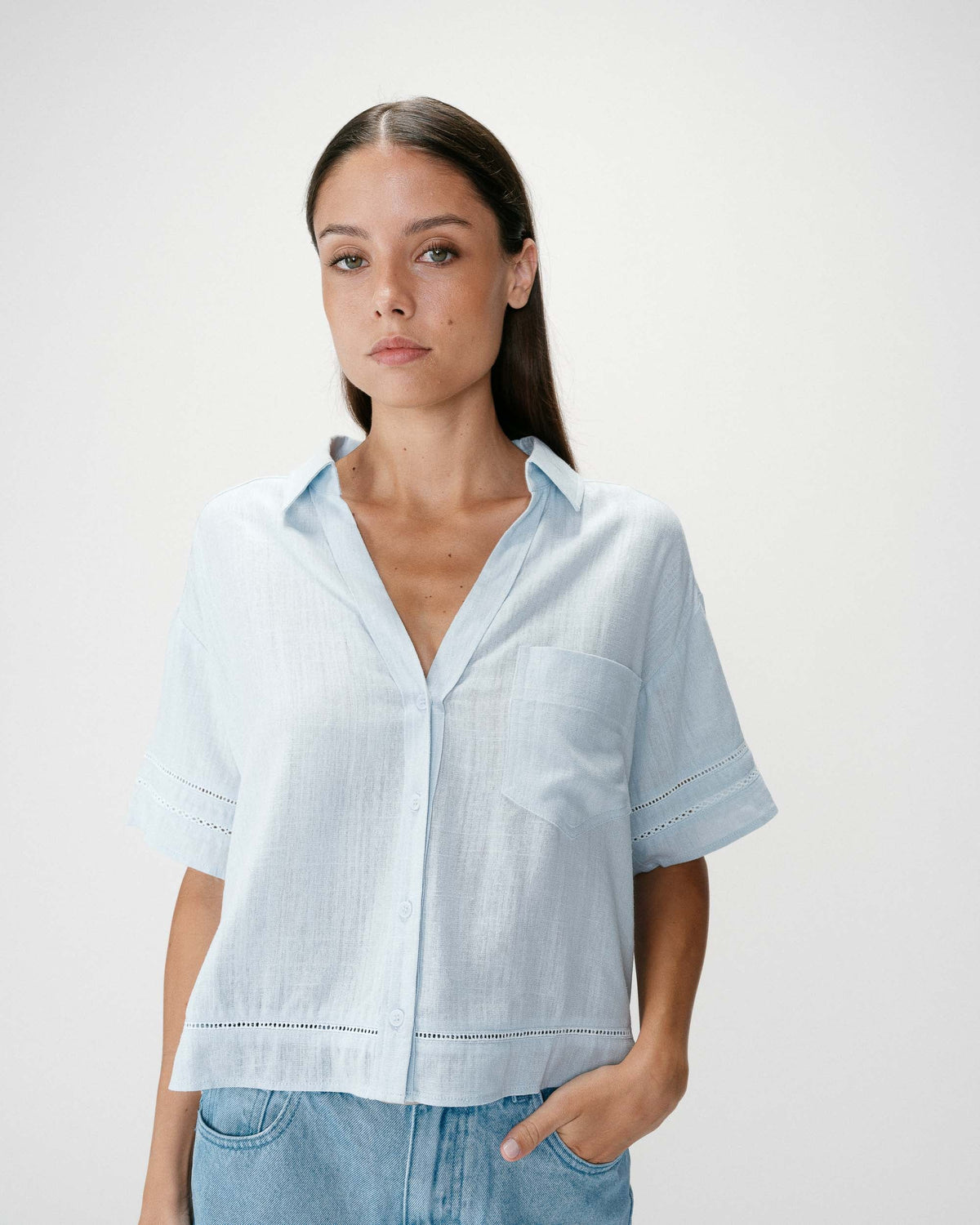 Chemise large manches courtes dentelle ciel Winka
