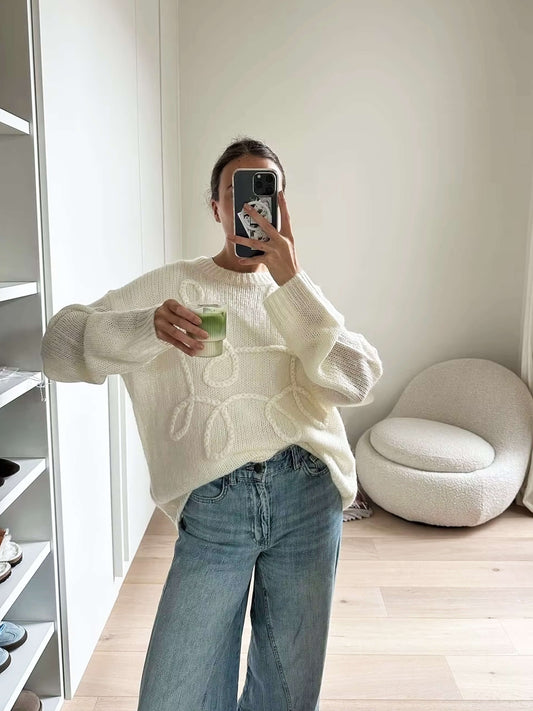 Madeleine | Pull Femme Oversize Col Rond à Motifs Brodés Élégants