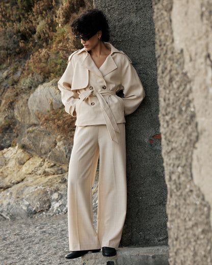 Trench-coat court ceinturé col à revers sable Vogue